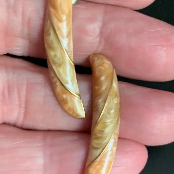 Monet Earrings - Picture 1 of 3